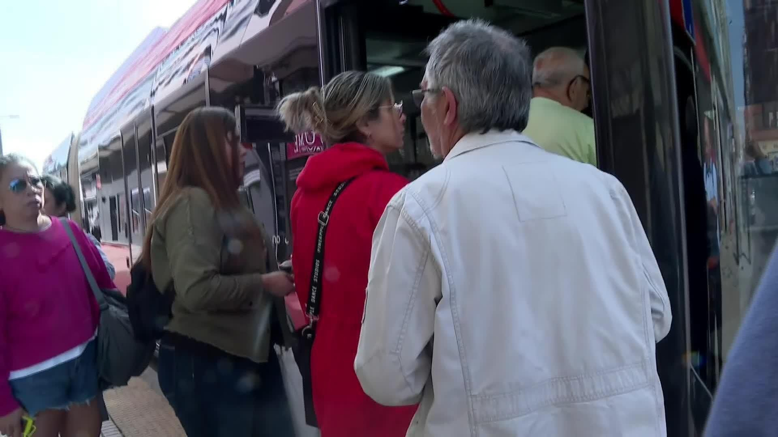 M037-BURGOS AUTOBUSES QUEMADOS