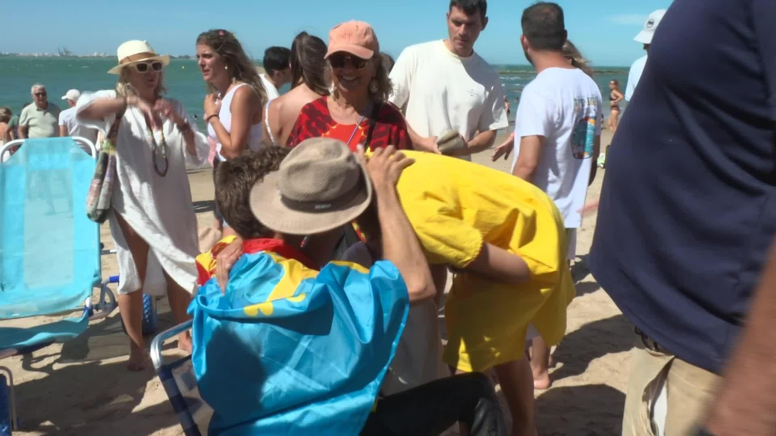 S015-CÁDIZ LESIONADO MEDULAR CRUZA A NADO BAHÍA