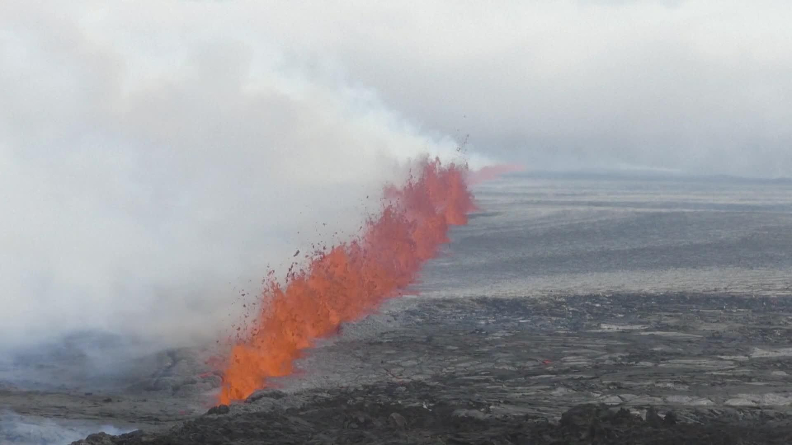 X658-ISLANDIA ERUPCION VOLCANICA