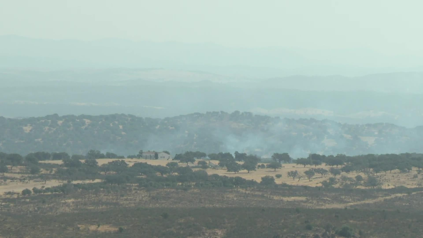 X022-HUELVA INCENDIO CERRO DE ANDEVALO