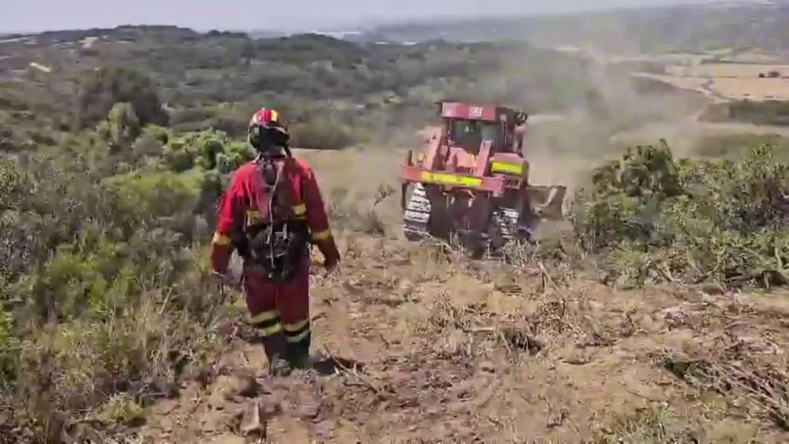 D045-IMAGENES UME INCENDIO ZARAGOZA DOMINGO TARDE