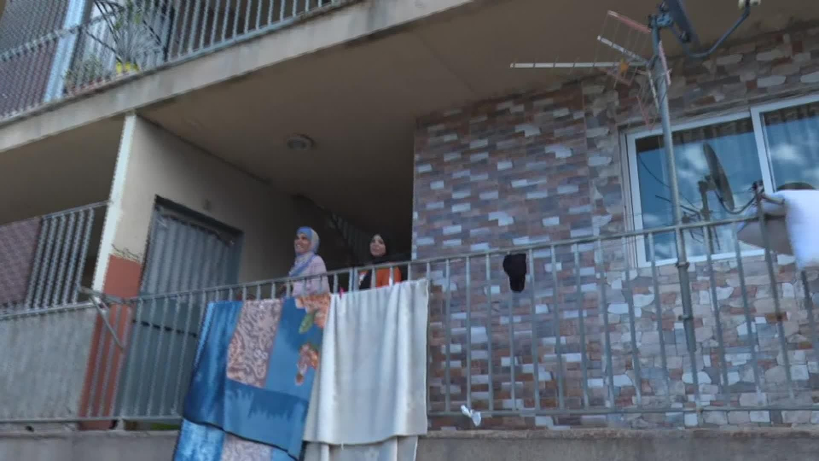 V054-EDI CEUTA ESPACIOS Y VECINOS