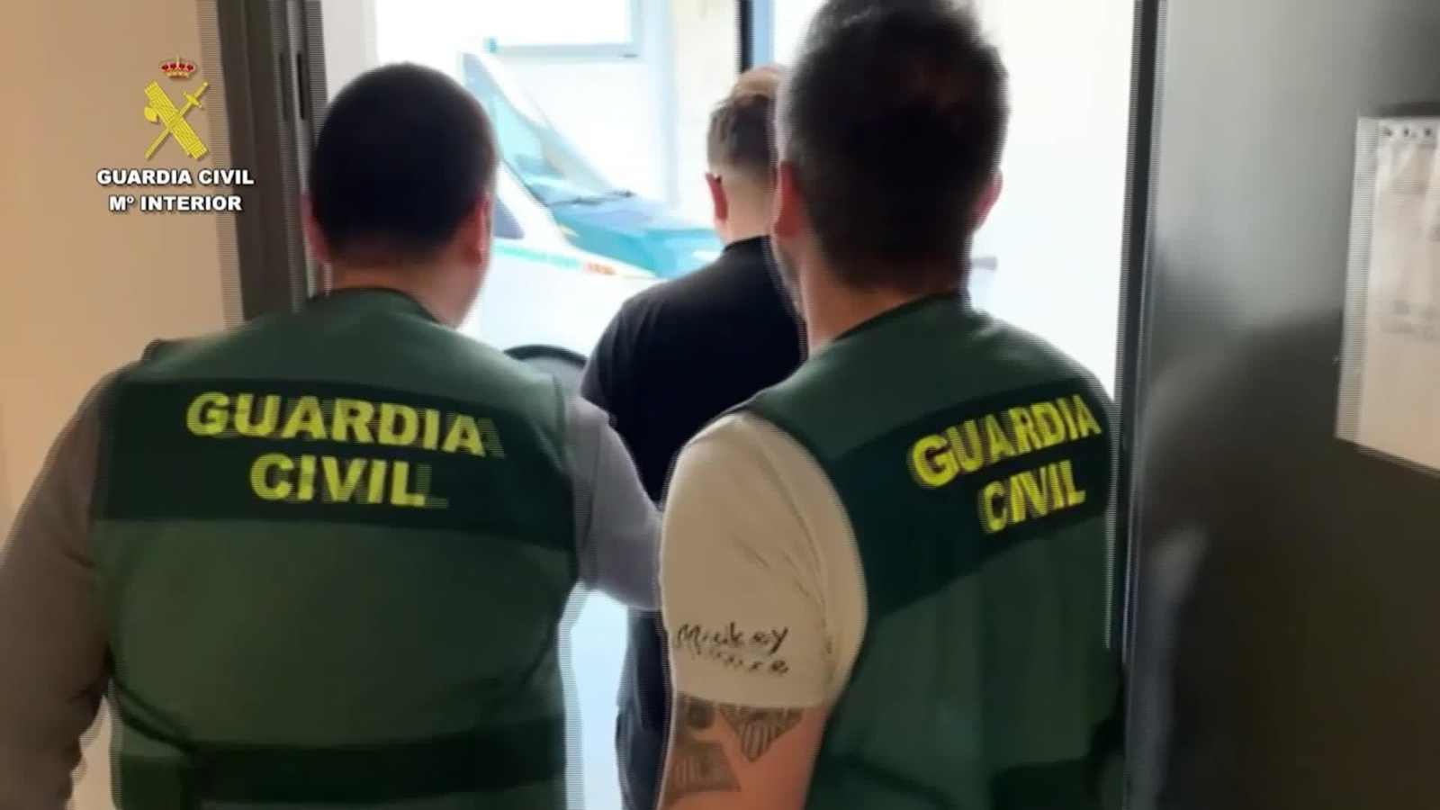 X011-BURGOS GC DETENIDO CAMARA BAÑO X011-BURGOS GC DETENIDO CAMARA BAÑO