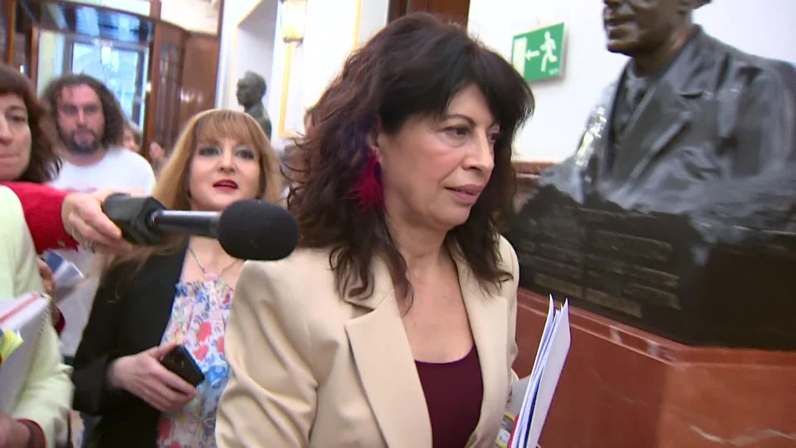va pasillos sobre ministra vivienda