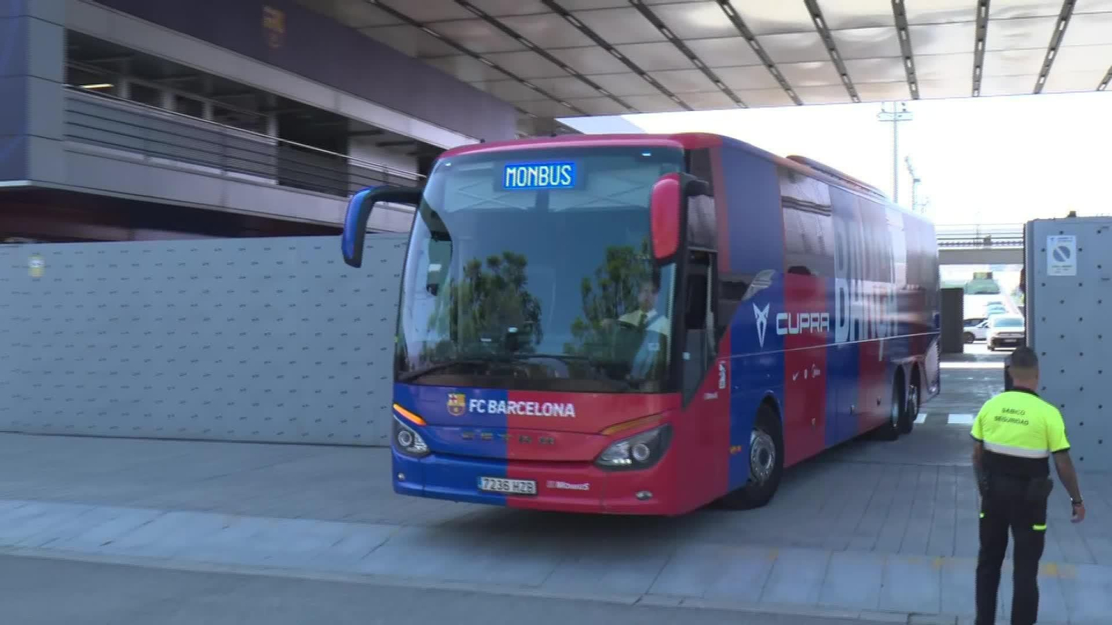 L036-BARCELONA SALIDA FCBARCELONA A INGLATERRA