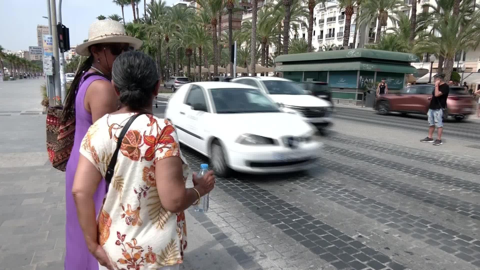 L036-ALICANTE ALERTA ROJA CALOR