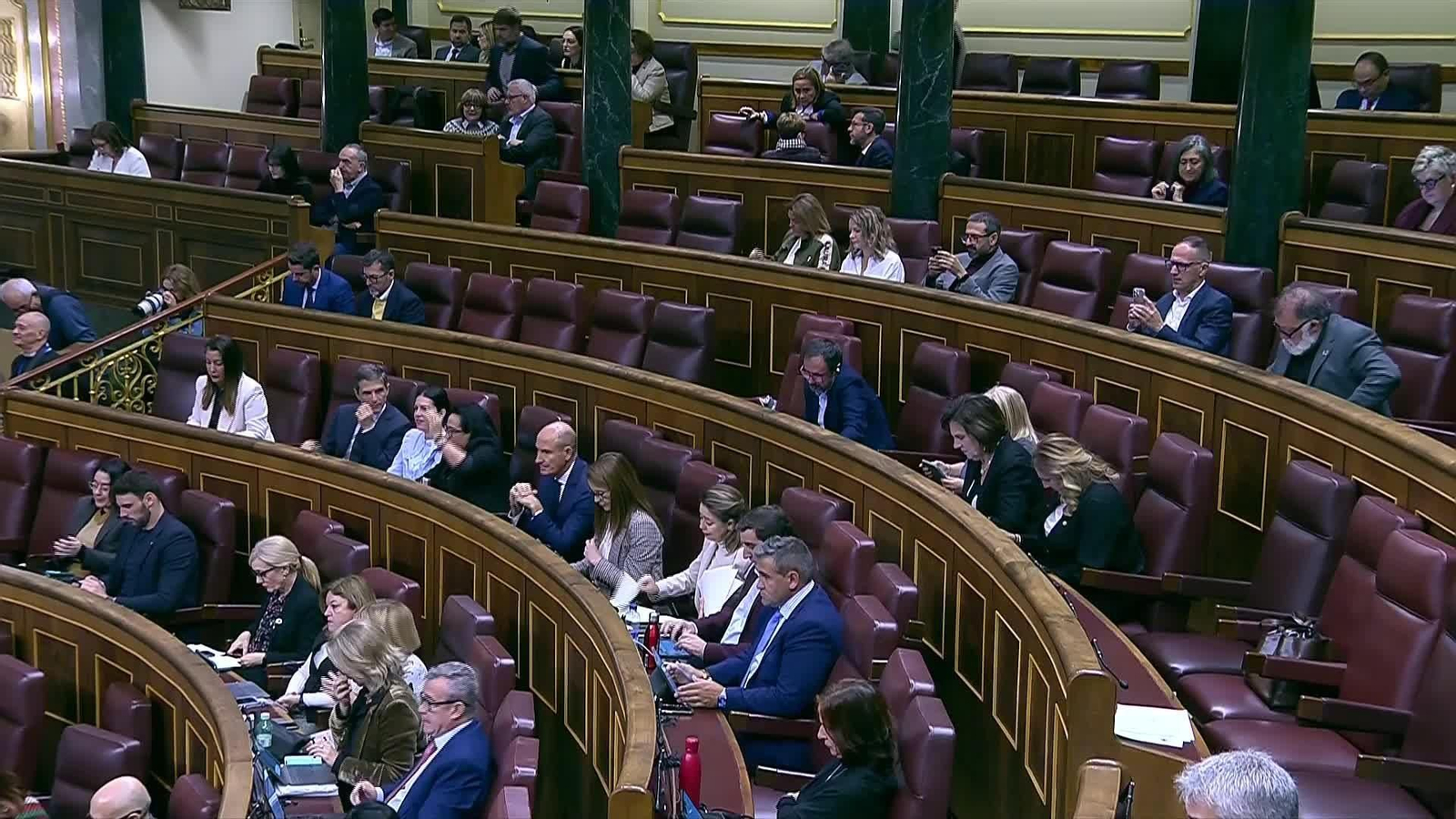 X017-CONGRESO SESION CONTROL PREGUNTAS A ANA REDONDO