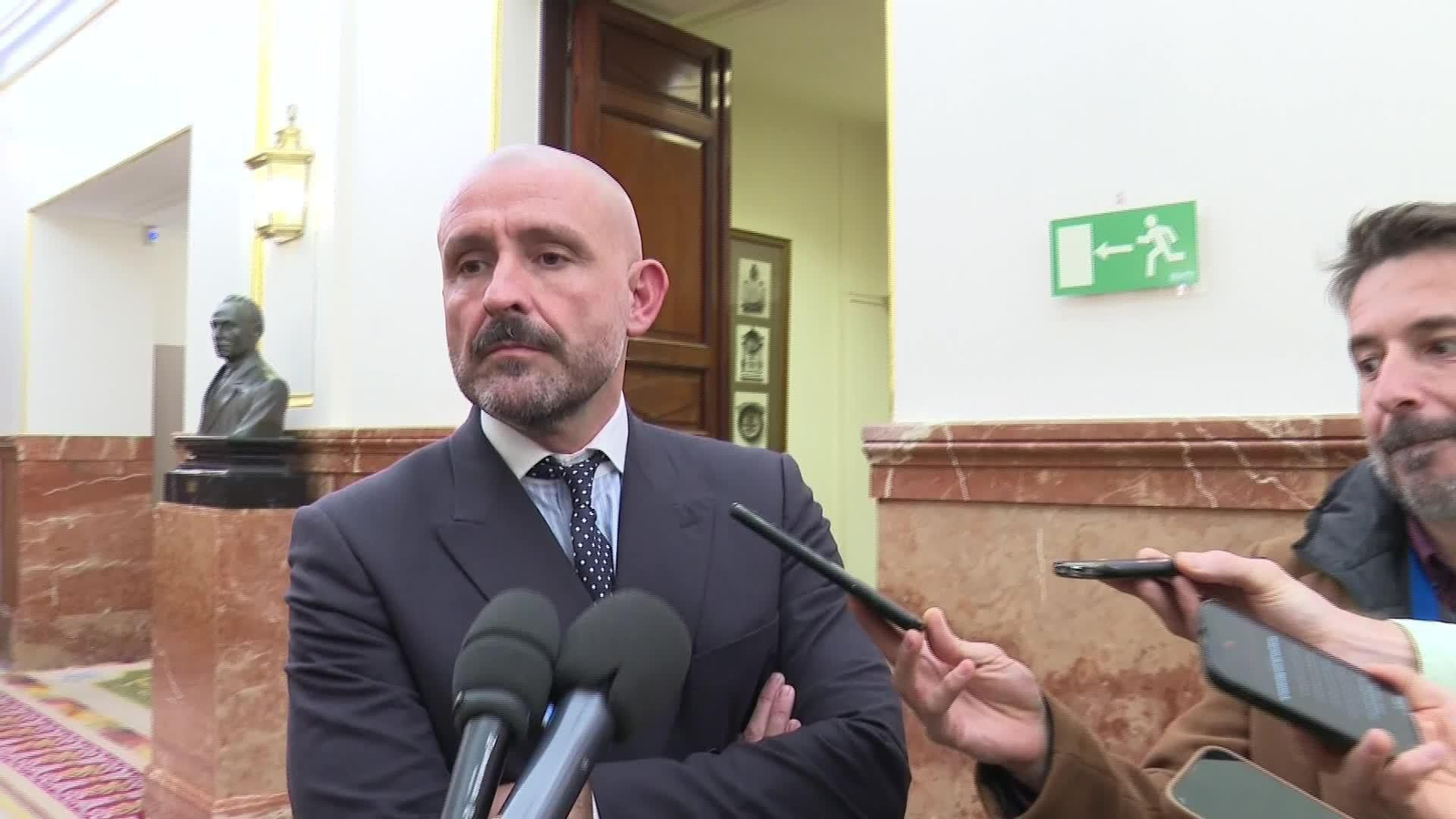 M104-MADRID CONGRESO PASILLOS TARDE 2