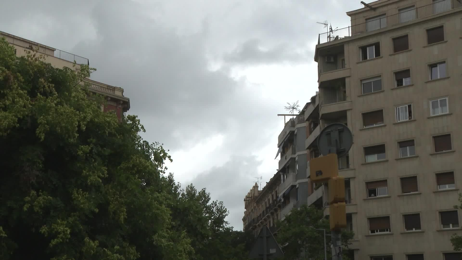 X032-BARCELONA AVISO ROJO LLUVIAS