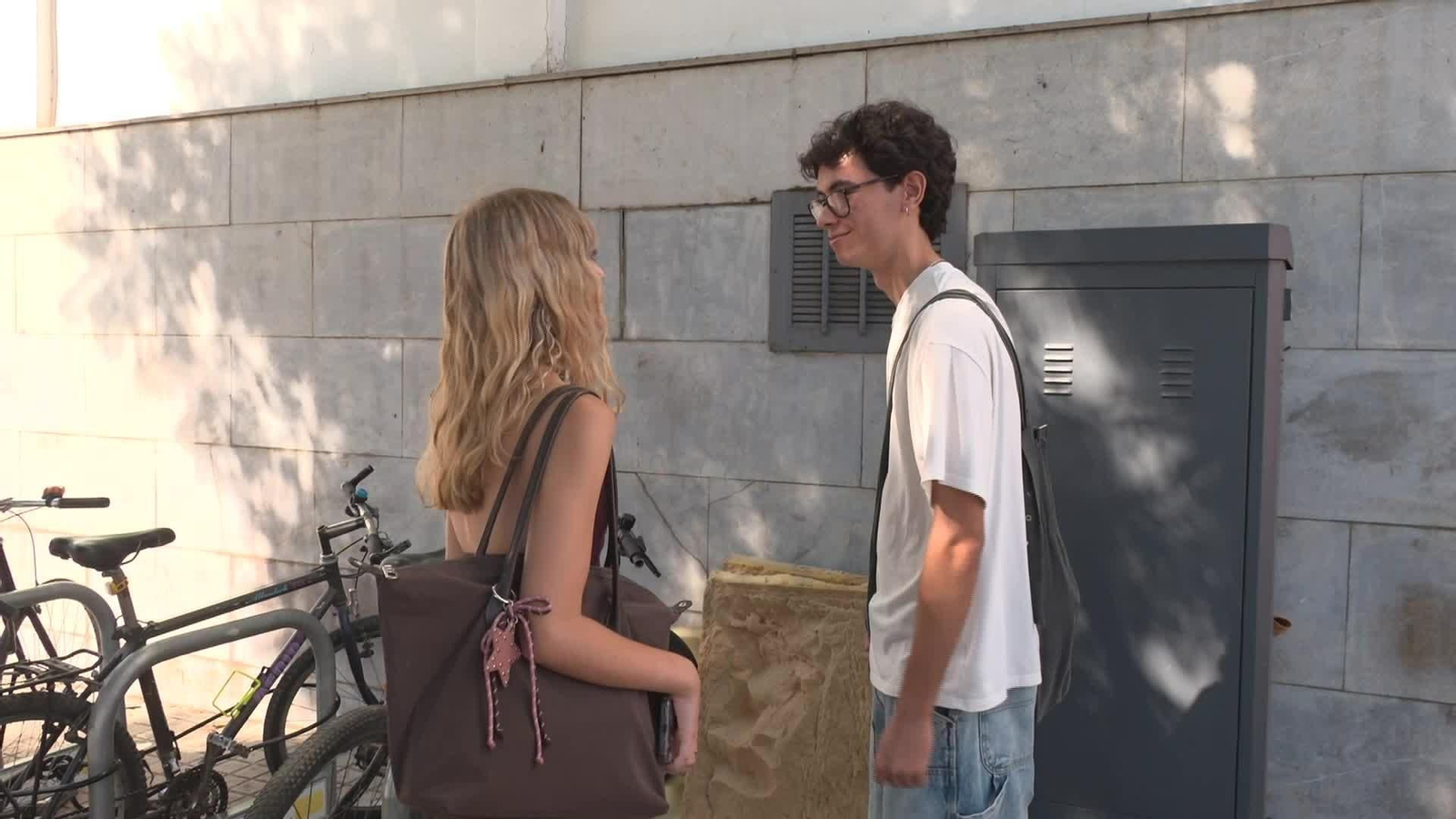 X041-SEVILLA LOS ESPAÑOLES A LA COLA DE EMANCIPACION EN EUROPA
