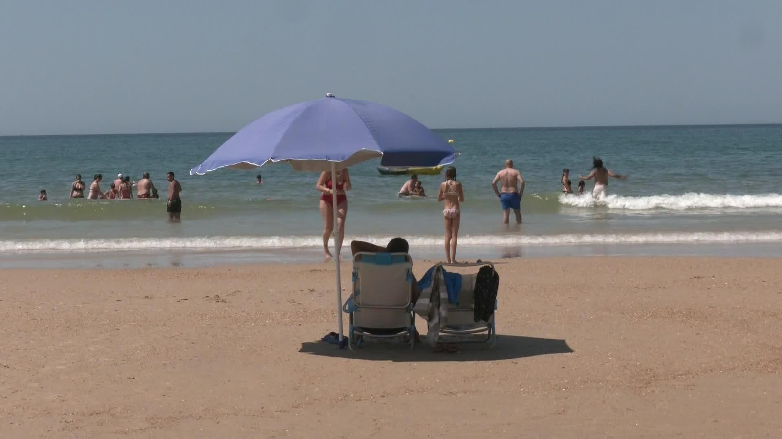 V050-HUELVA Y MALAGA ARRANCAN VACACIONES PARA MUCHOS