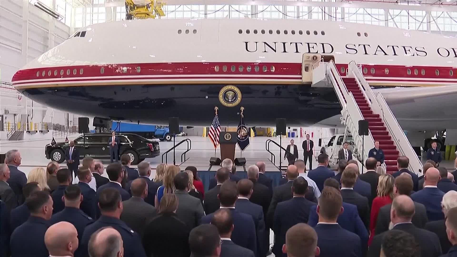 S004-EEUU TRUMP JUBILA AIR FORCE ONE