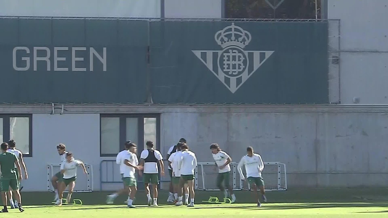M040-SEVILLA ENTRENO BETIS Y RP
