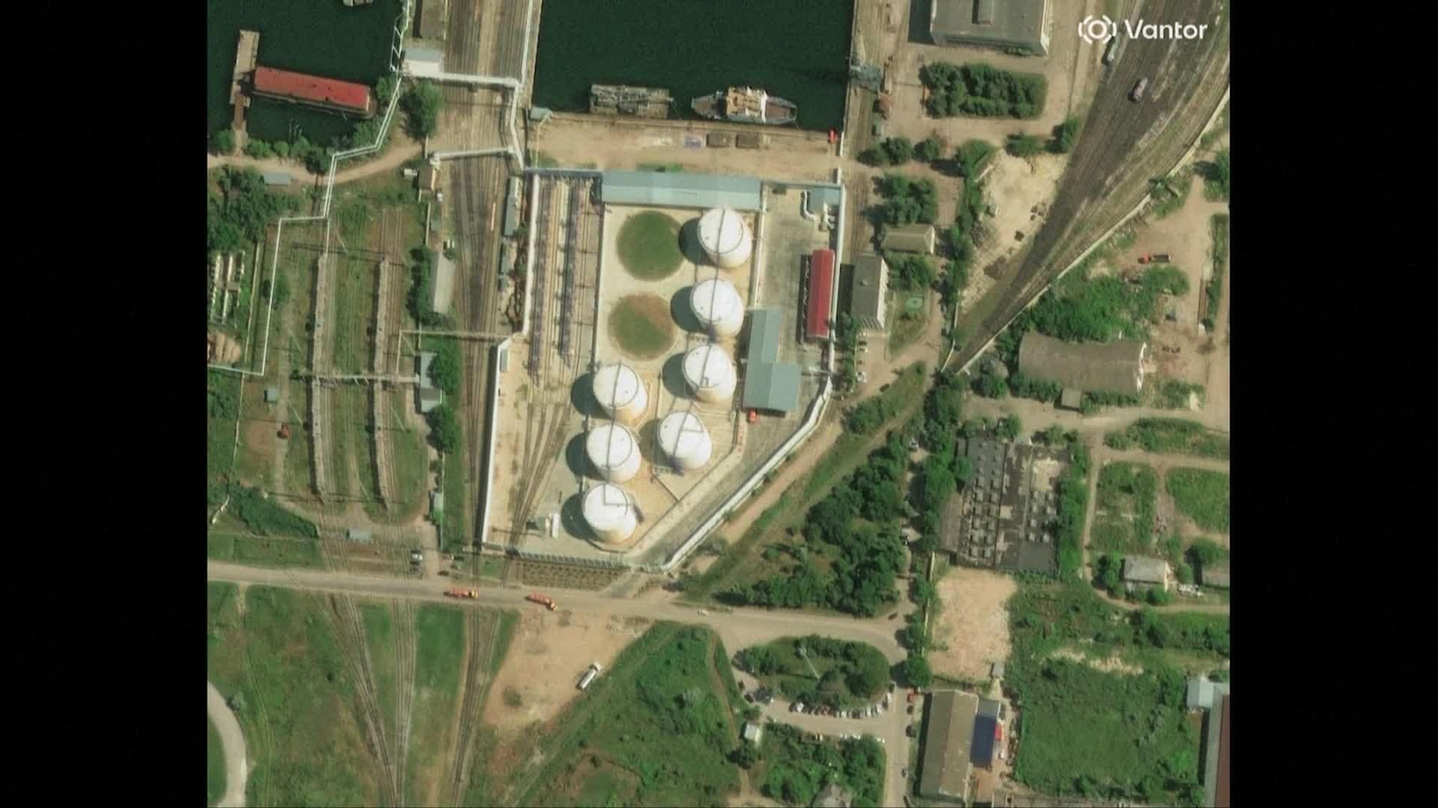 X008-RUSIA DAÑOS REFINERIA ATAQUES UCRANIANOS