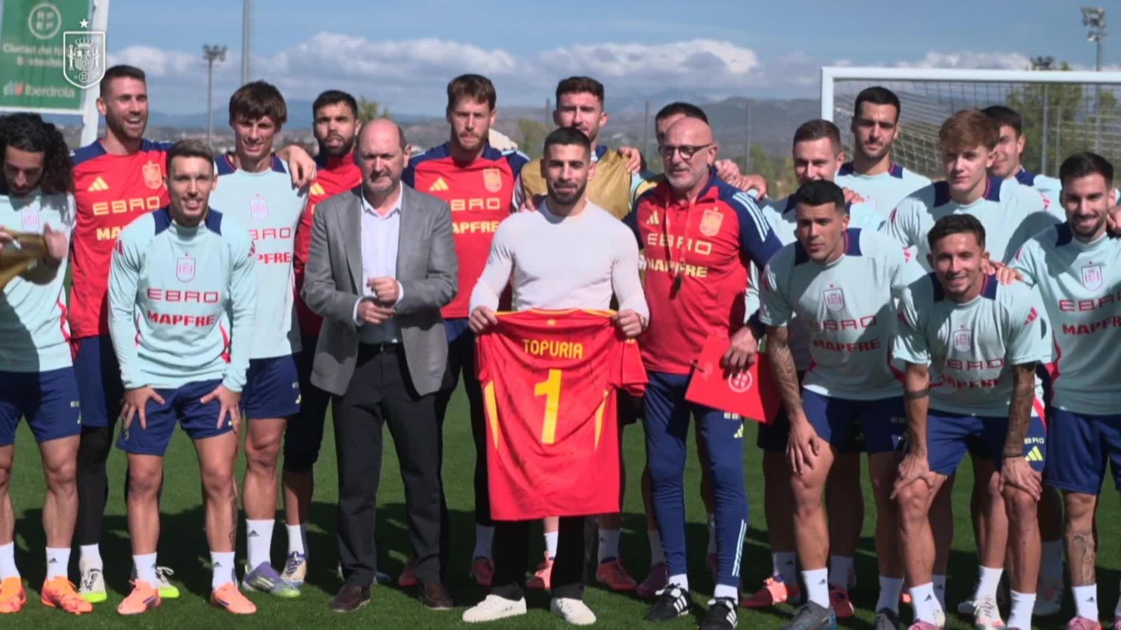 va topuria visita la seleccion