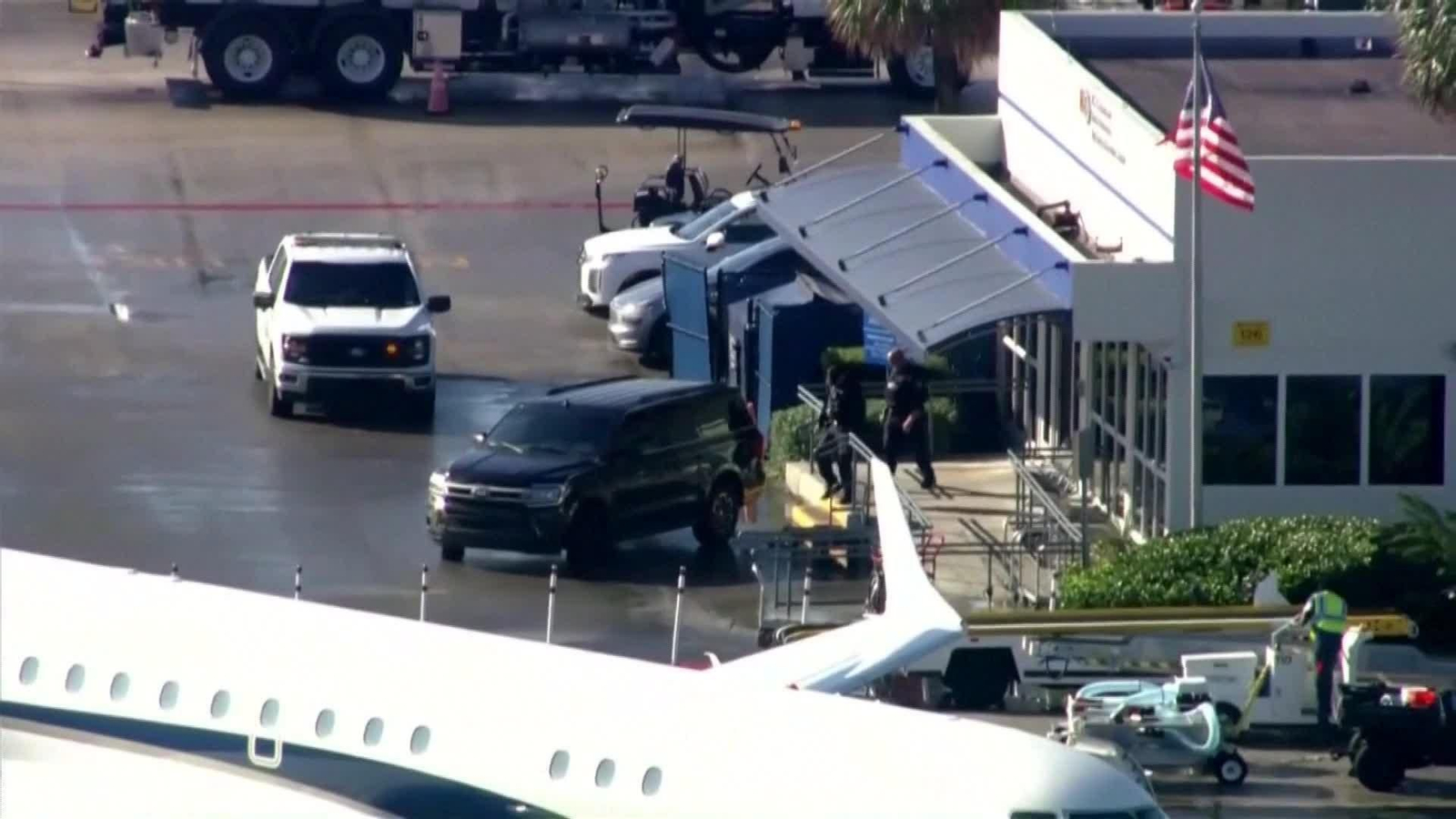X065-EEUU BOLSONARO Y FAMILIA LLEGANDO MIAMI