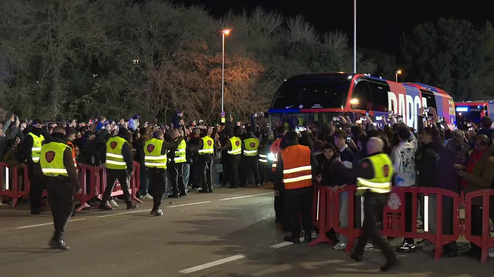 L106-GIRONA LLEGADAS GIRONA FC BARCELONA