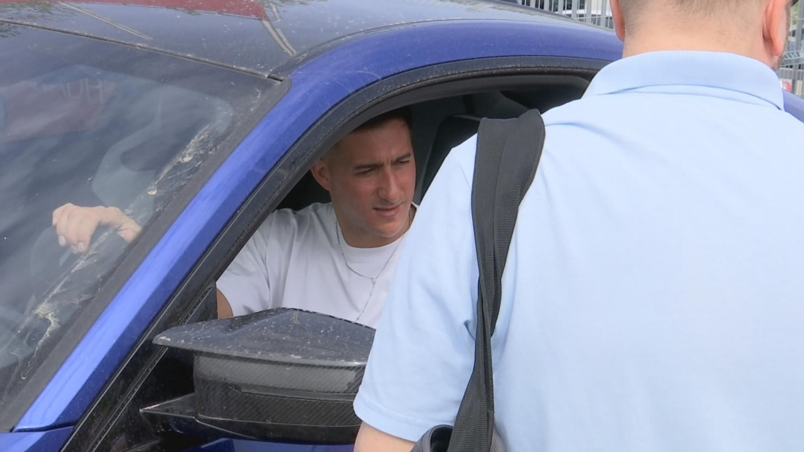 J058 MADRID SALIDA COCHES ATLETICO ENTRENAMIENTO frame 1701