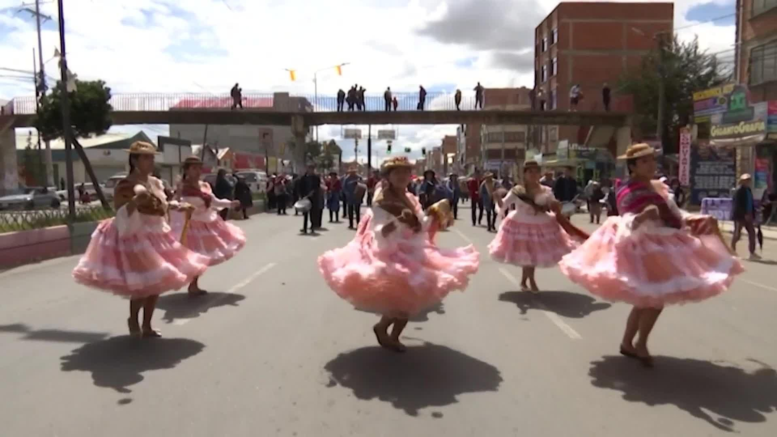 va tradicional carnaval en bolivia