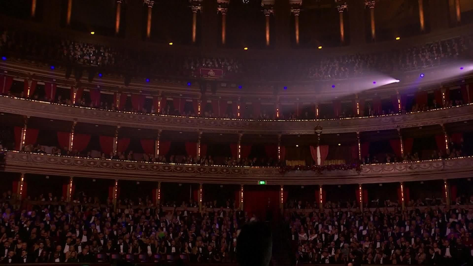 J030-RU LOS DUQUES DE GALES EN ROYAL ALBERT HALL