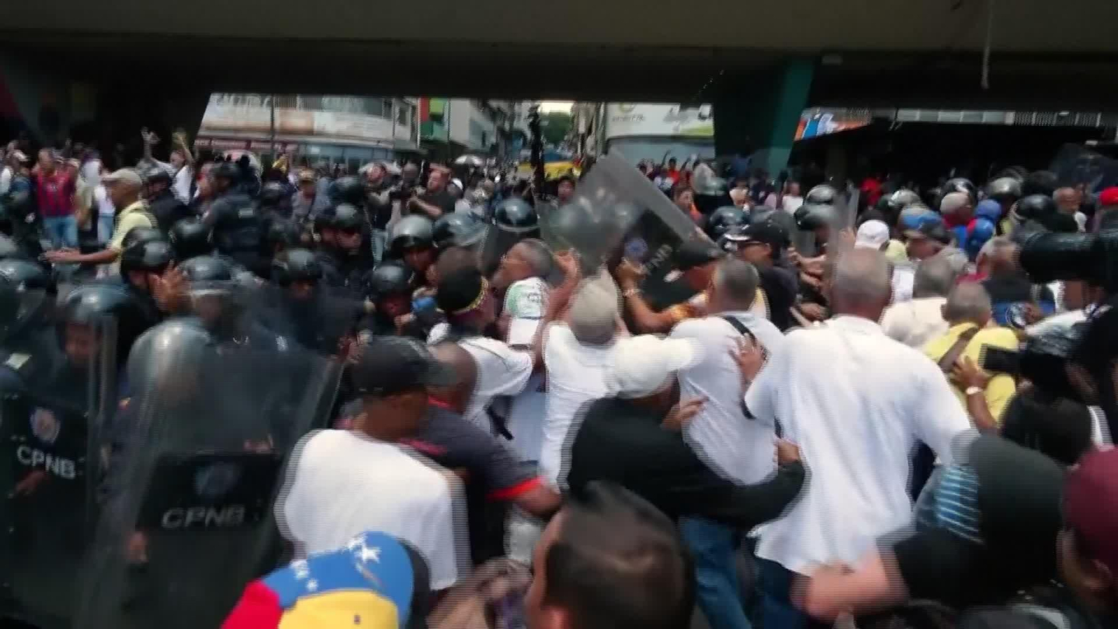 V006-VENEZUELA PROTESTAS FUNCIONARIOS