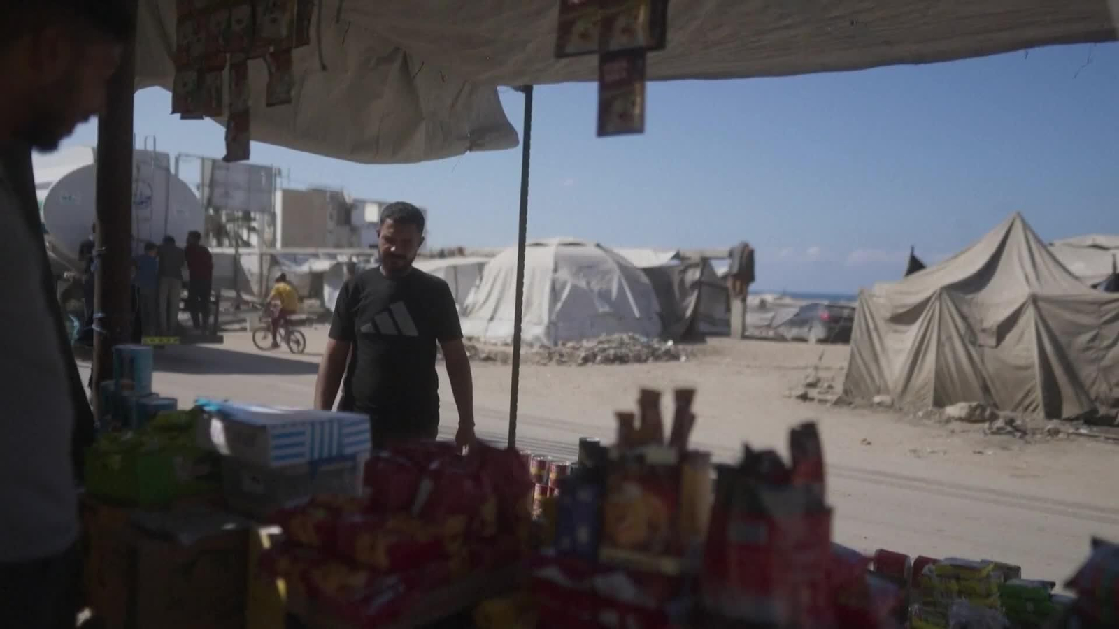 L049-GAZA FAMILIAS GAZATIES SIN ALIVIO UN MES DESPUES