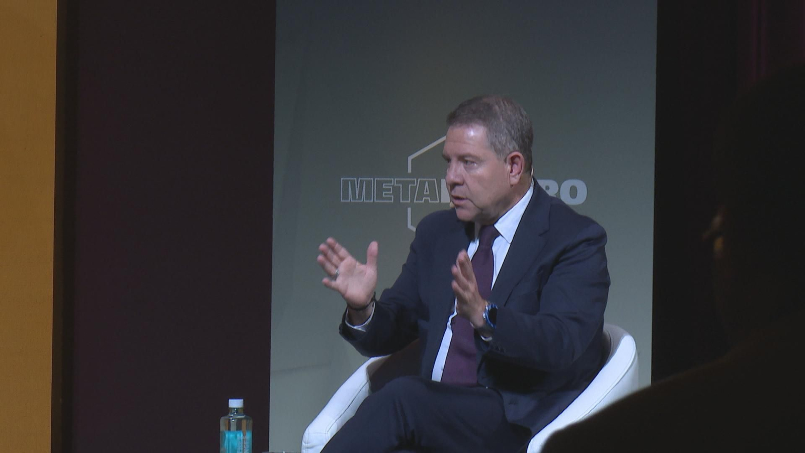 J022 MADRID PAGE Y BOLAÑOS EN FORO METAFUTURO frame 3204