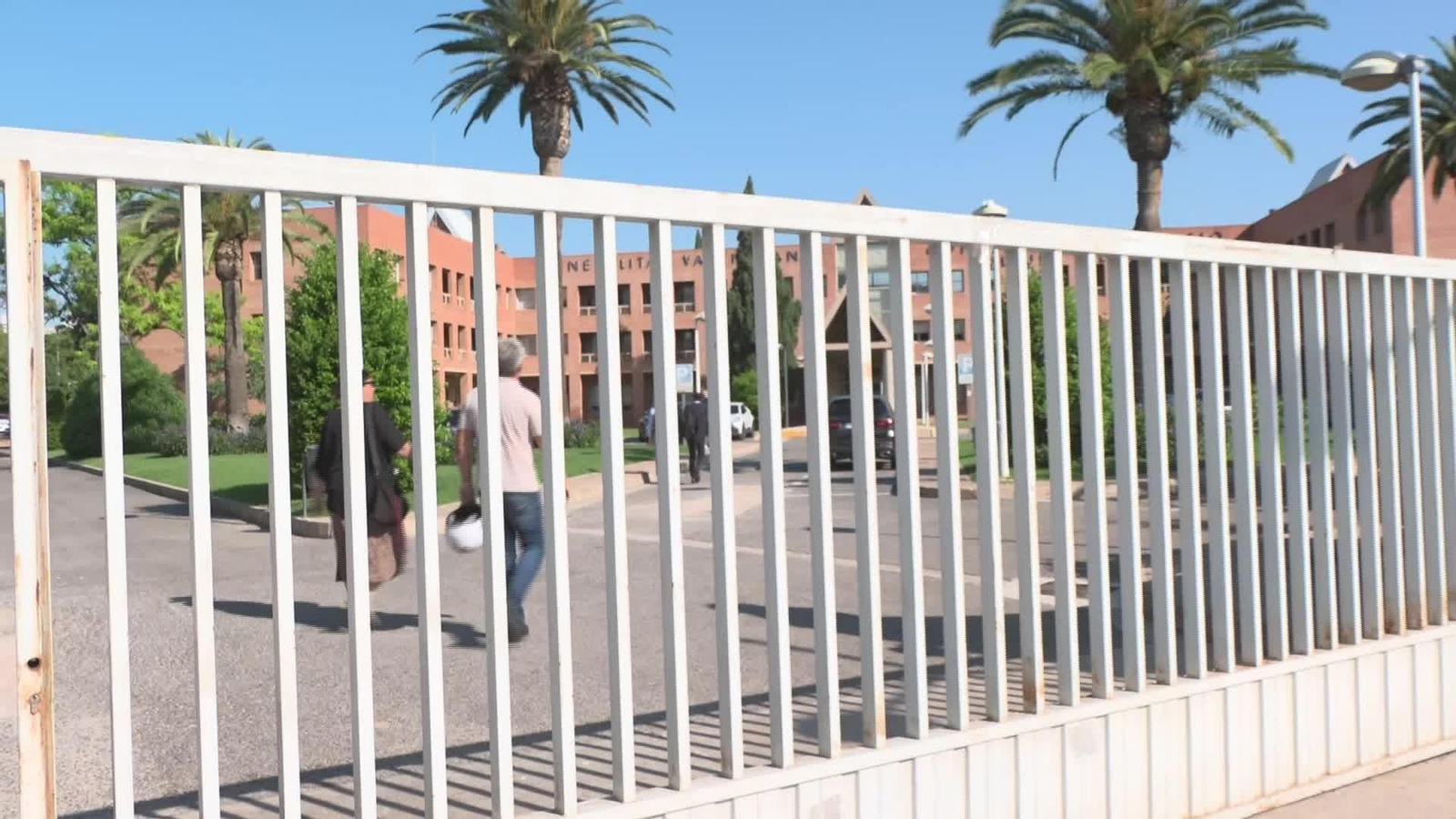 L032-VALENCIA PROSIGUE HUELGA PROFESORES