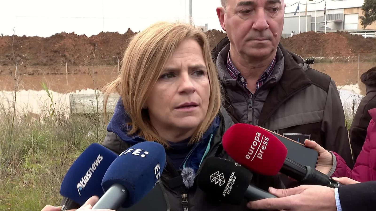 L023-VALENCIA DELEGACION GOBIERNO FAMILIA INDONESIA