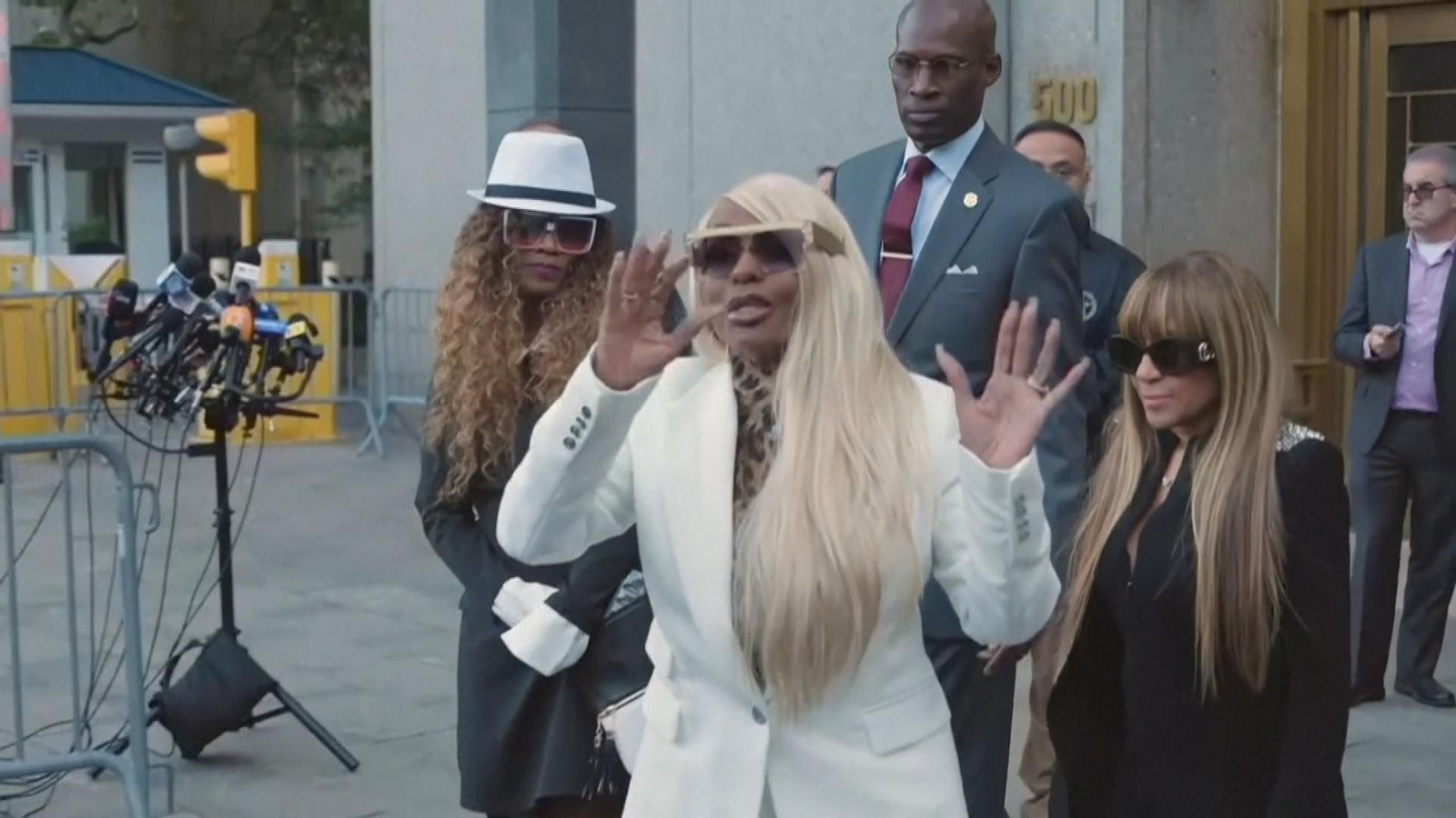 La familia de Puff Daddy presente en los juzgados tras la condena al rapero por prostitución