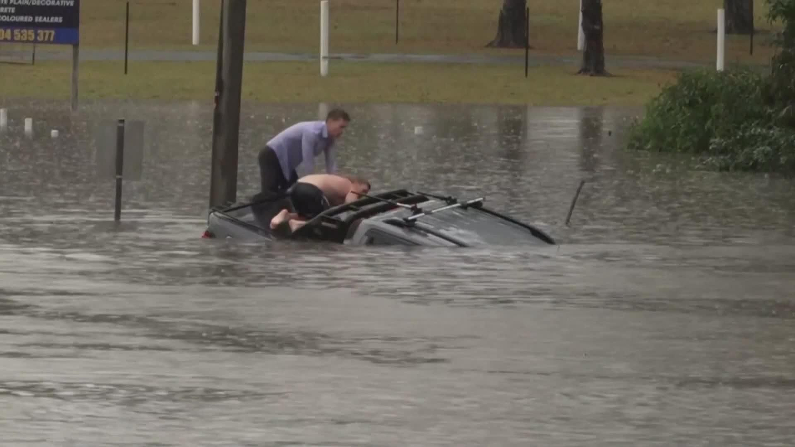 va australia inundaciones rescate coche