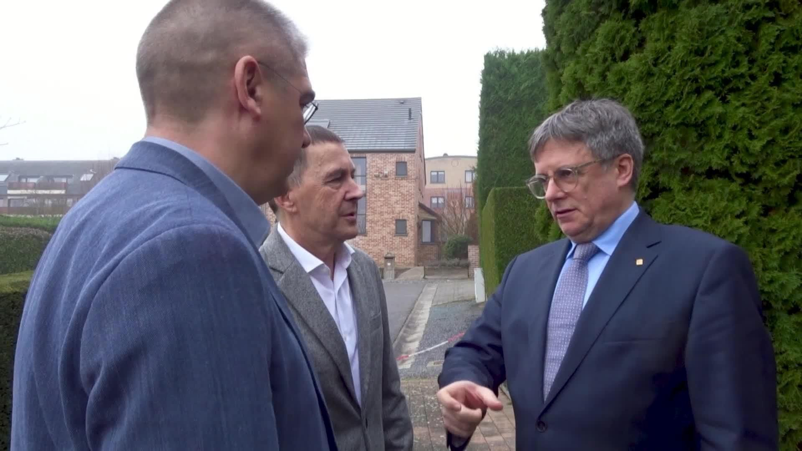 va puigdemont se reune con otegi en waterloo