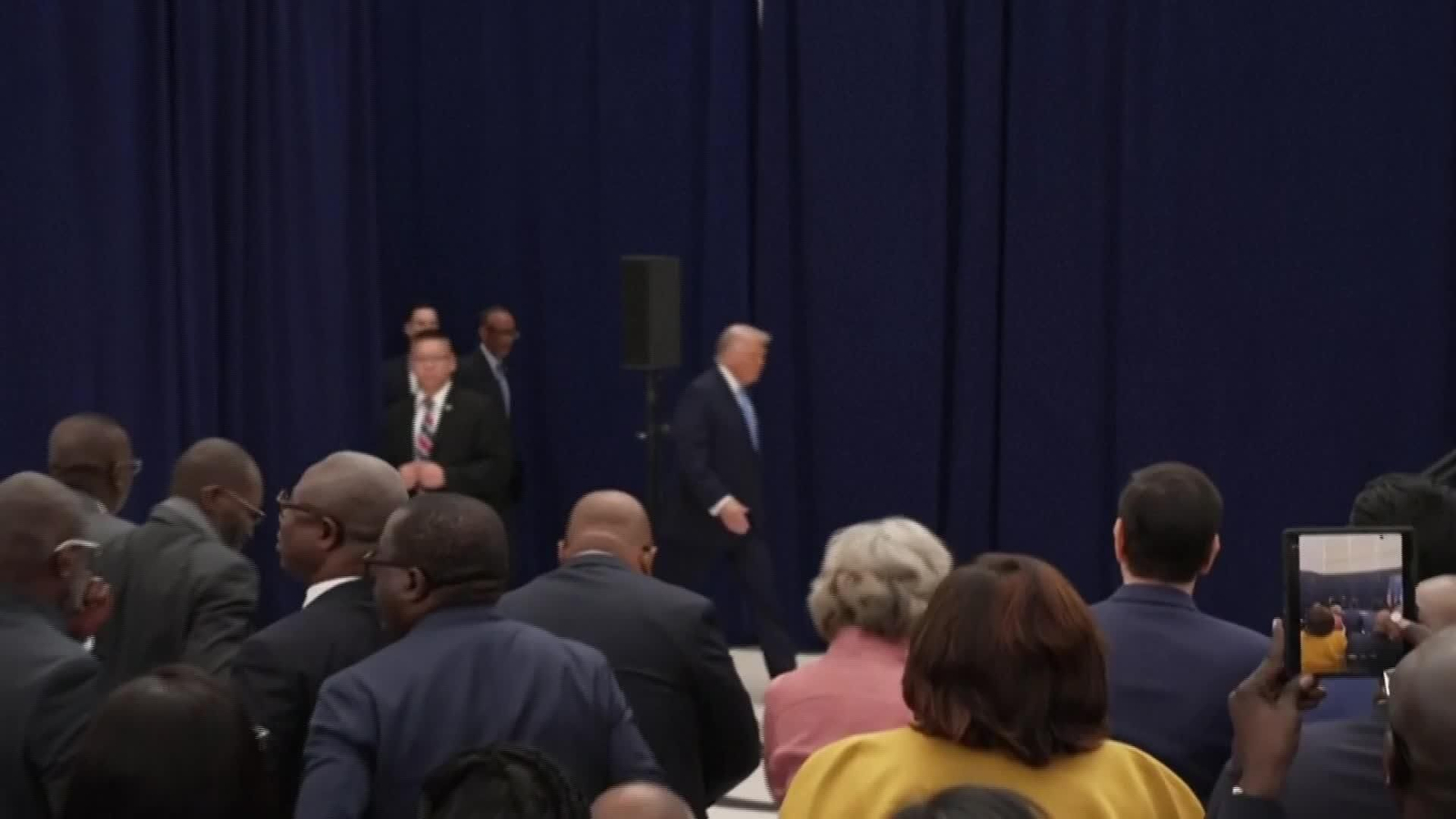 V007-EEUU TRUMP FIRMA ACUERDO DE PAZ CON EL CONGO