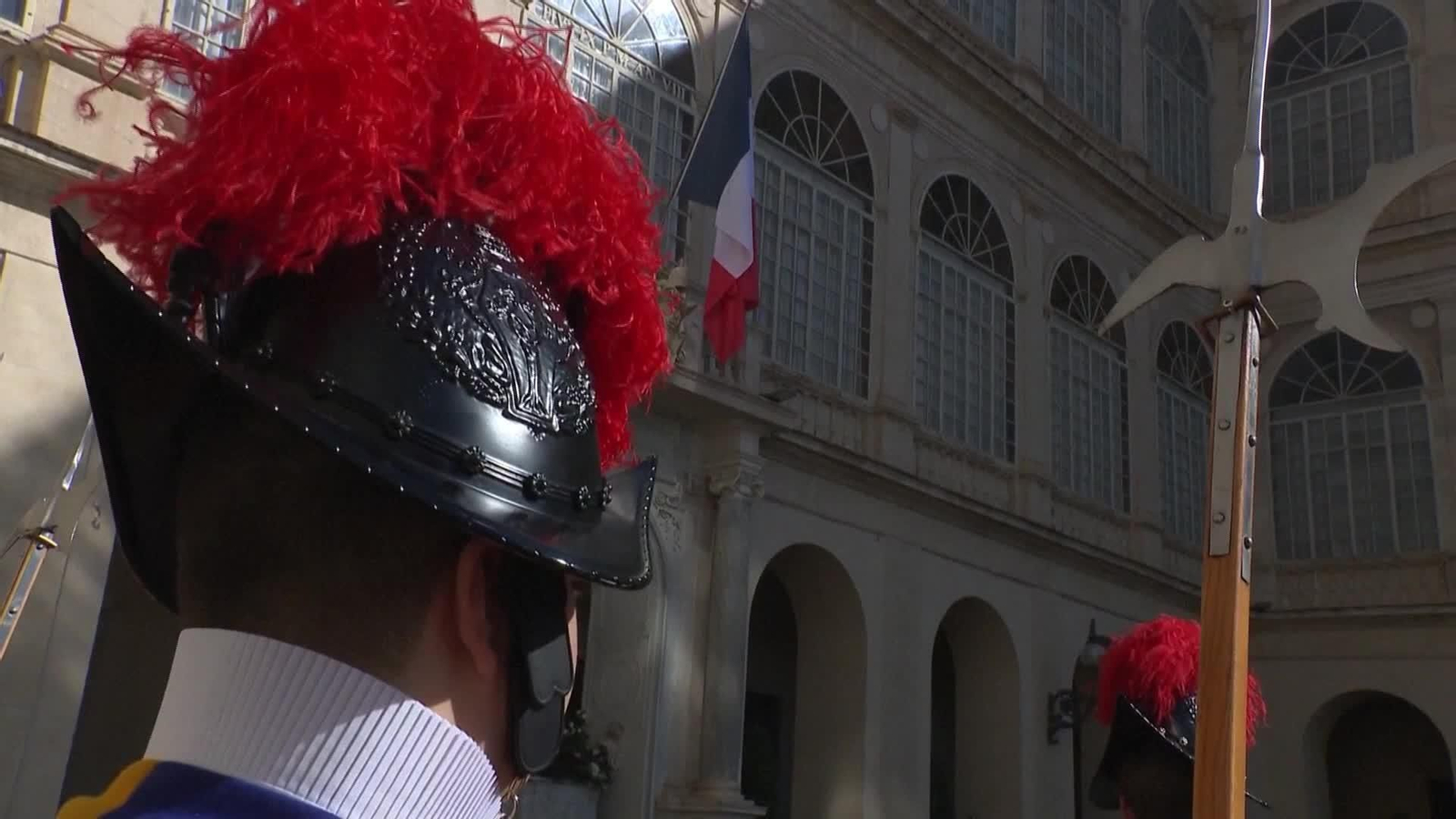 V053-VATICANO EL PAPA RECIBE A MACRON