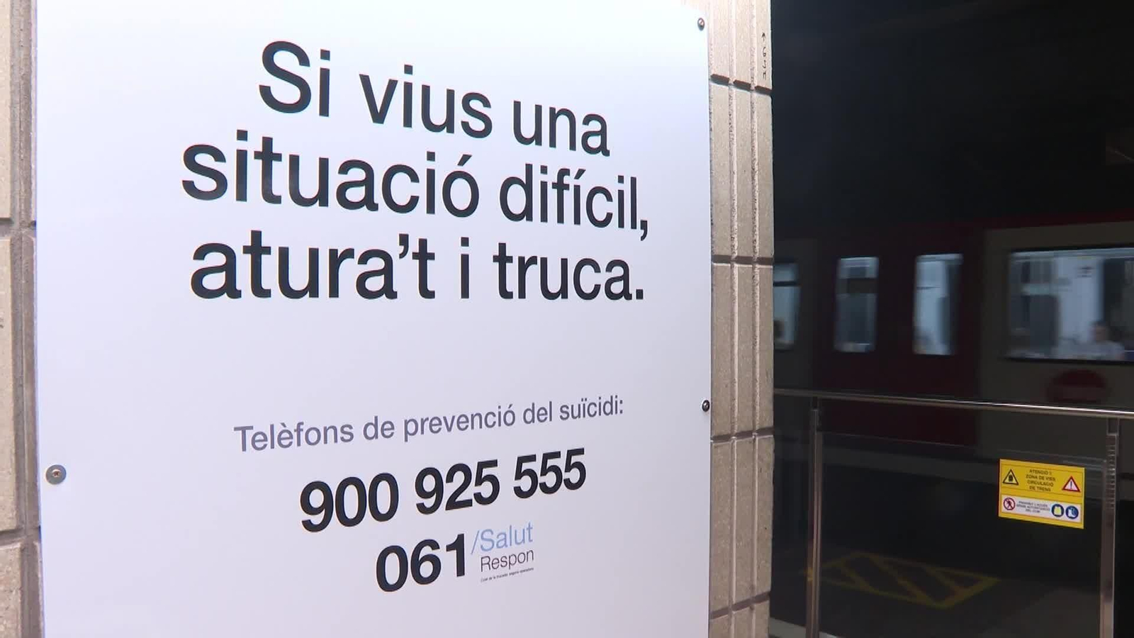 va carteles suicidio barcelona