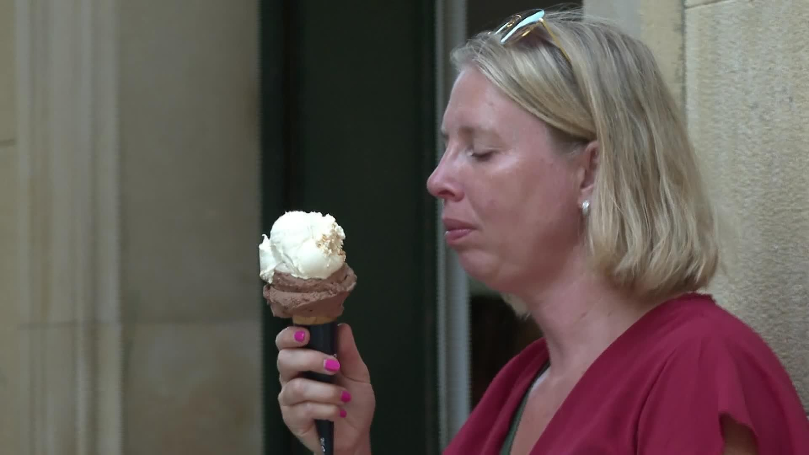 L054-VARIOS SIGNIFICADO DE CONGELAR CEREBRO AL COMER HELADOS