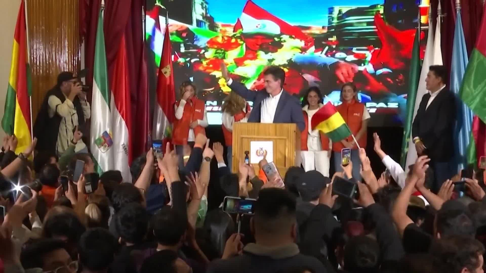 L004-BOLIVIA RODRIGO PAZ GANA ELECCIONES