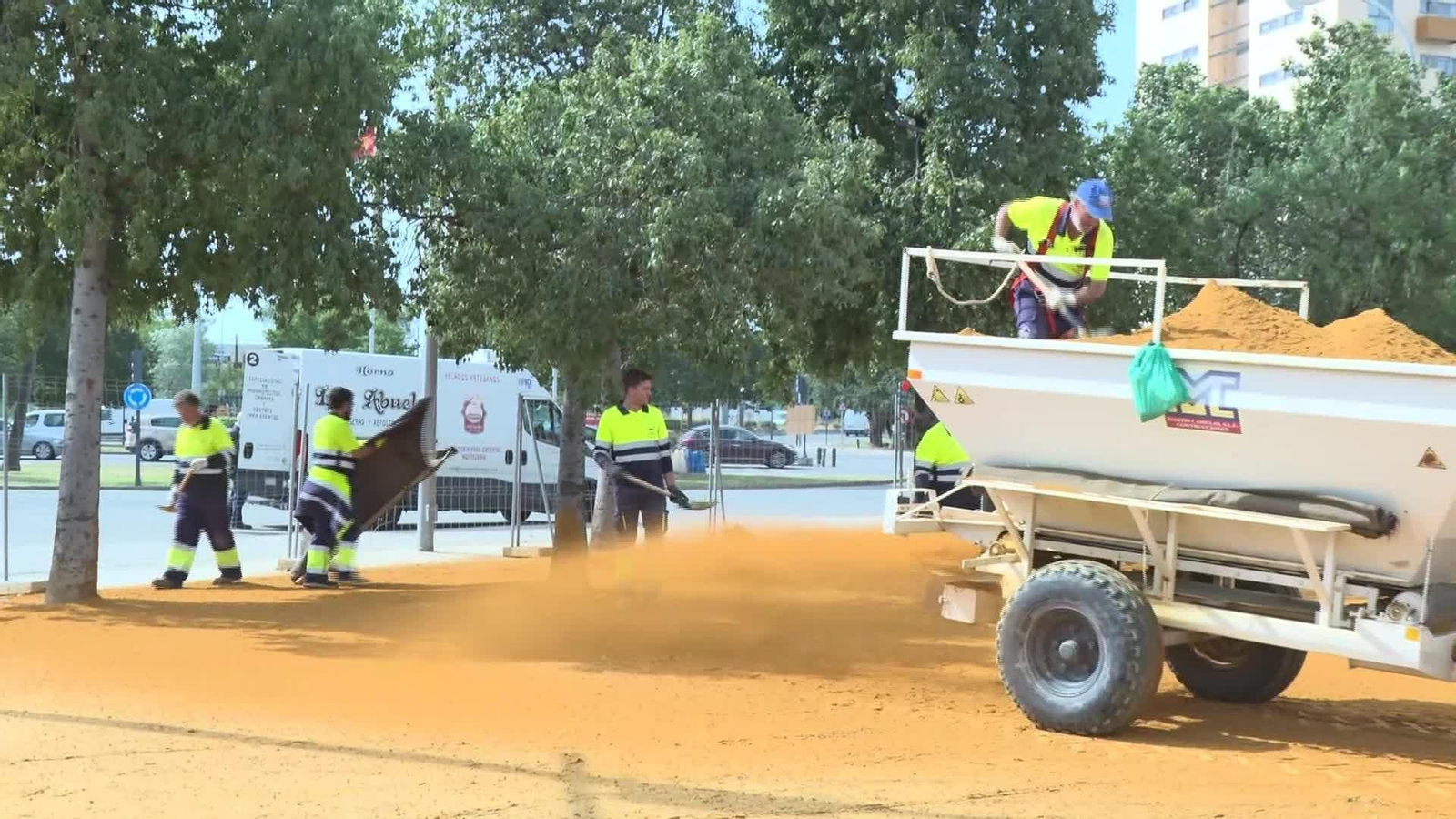 L052-EDI SEVILLA SIN MANO DE OBRA PARA LA FERIA