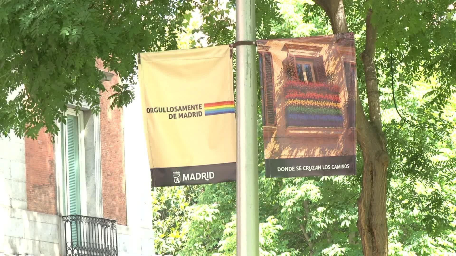 X032-MADRID POLEMICA CARTELES ORGULLO
