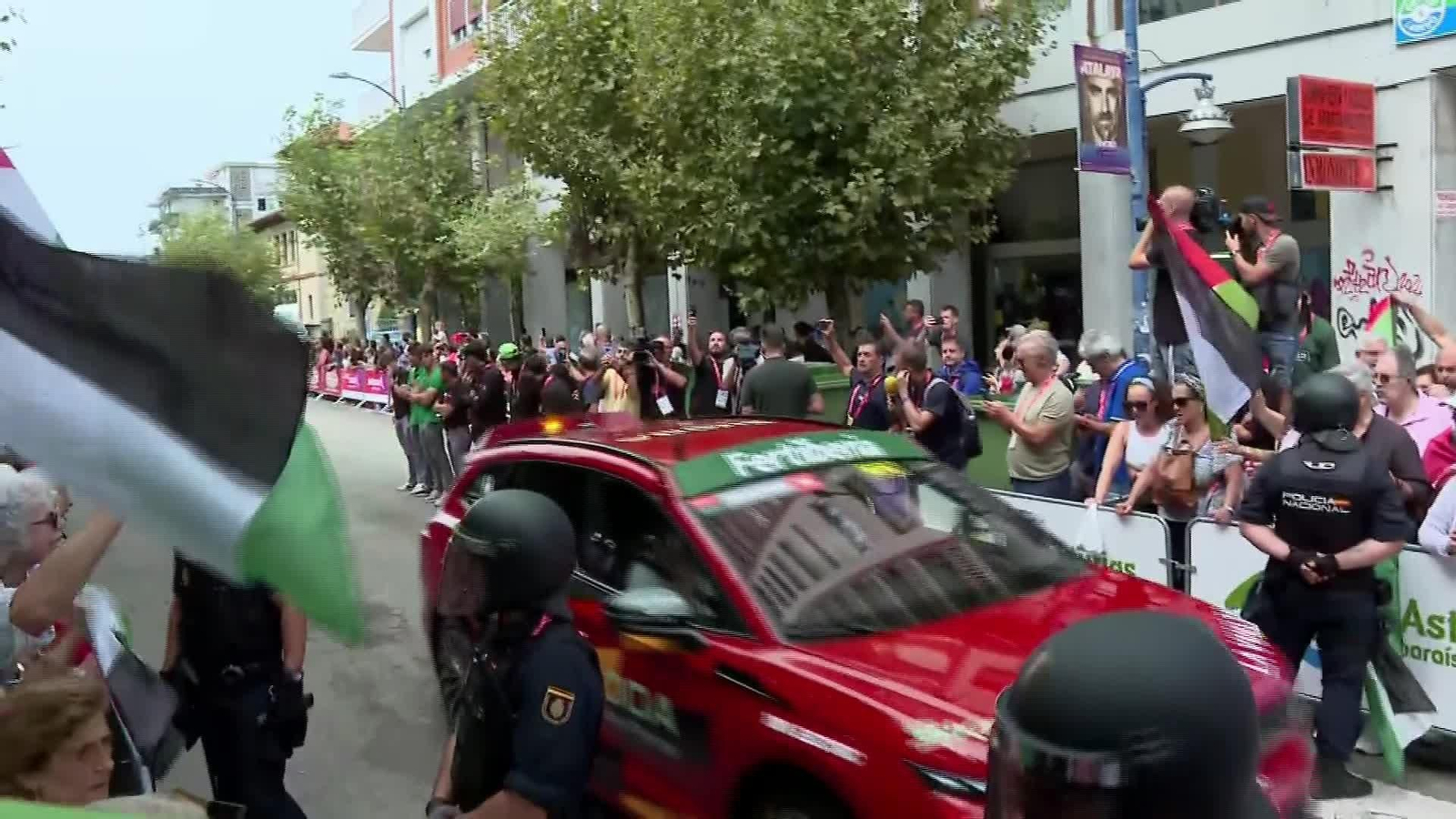 J051-CANTABRIA SALIDA VUELTA CICLISTA