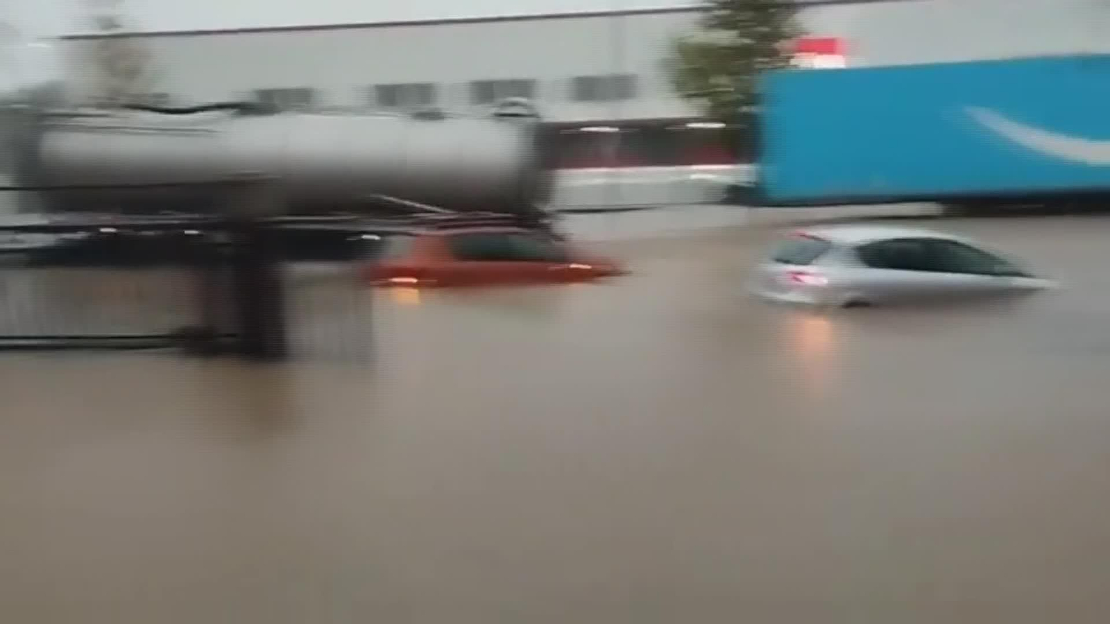 J051-EDI LLUVIAS CATALANAS