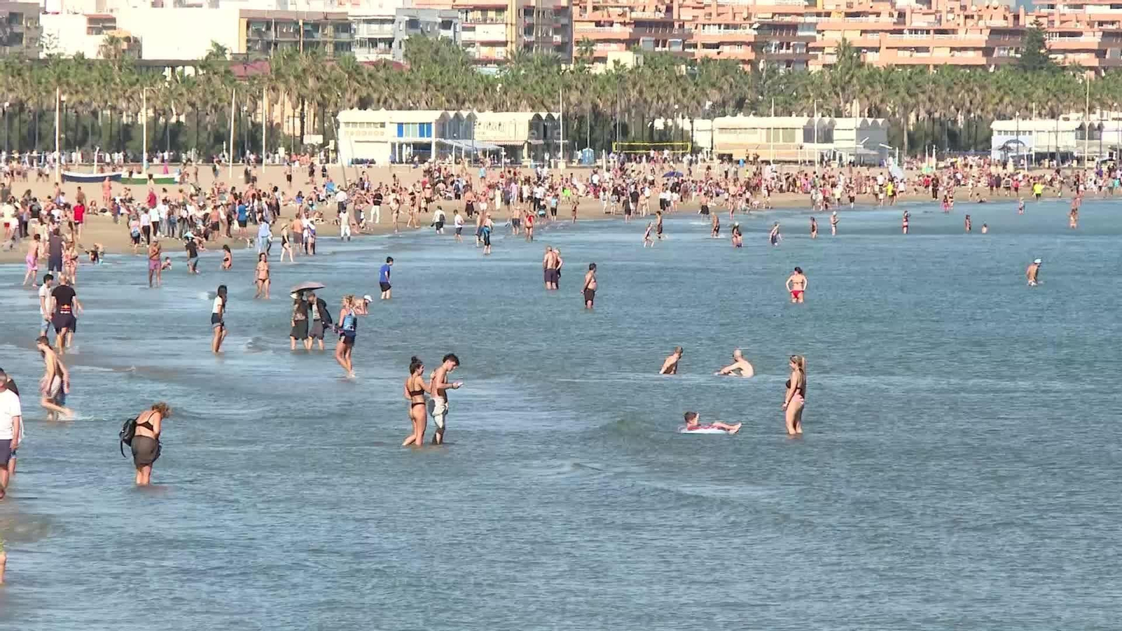 D031-VALENCIA TEMPERATURAS ESTIVALES EN PLENO OTOÑO