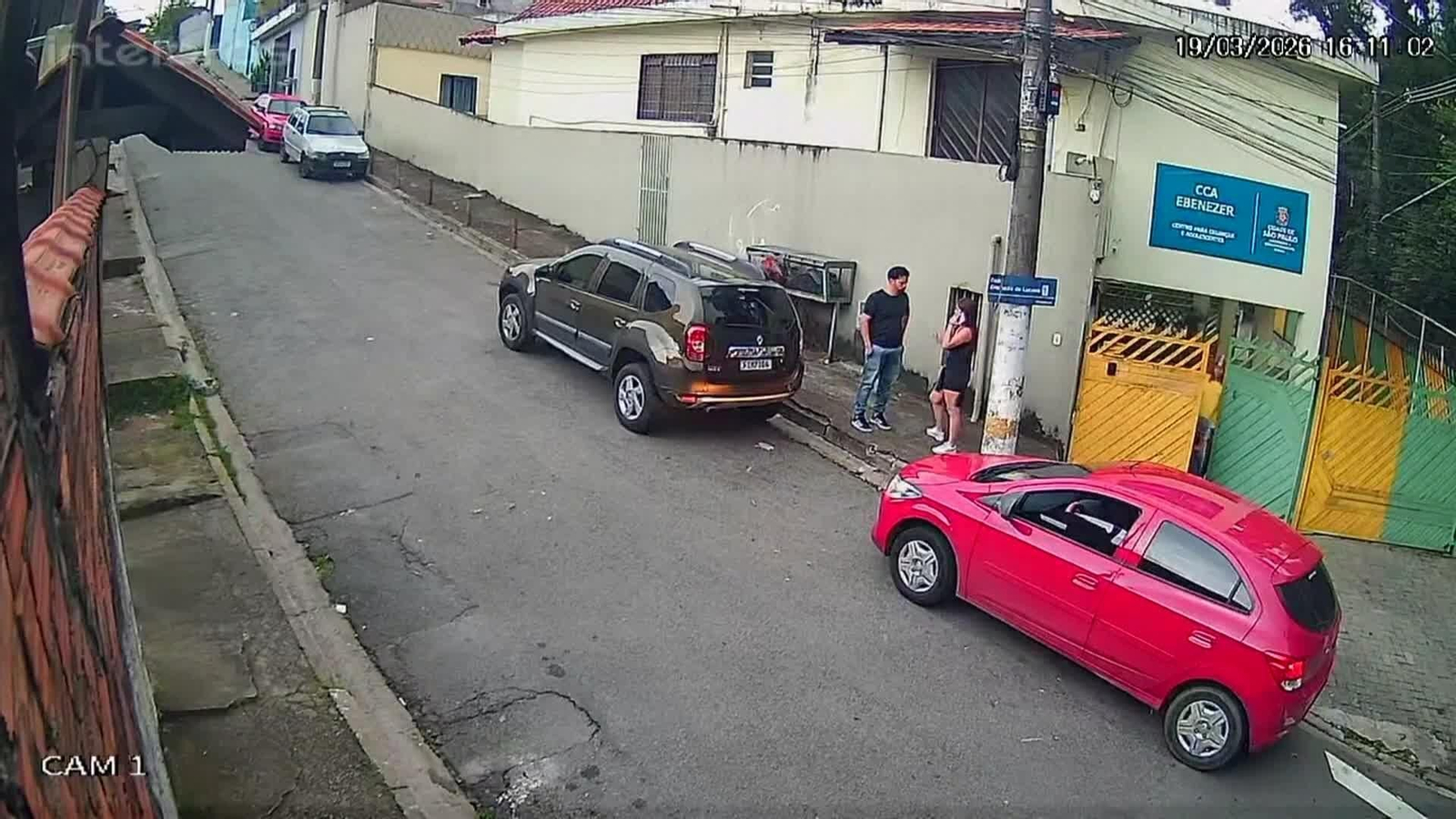 S005-BRASIL ROBO COCHE CON BEBE