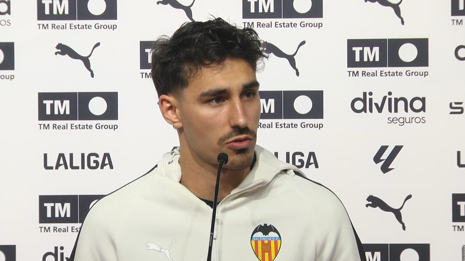 Zona mixta Valencia vs Levante