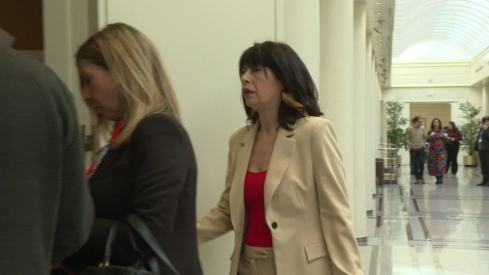 M076-MADRID SENADO PASILLOS TARDE