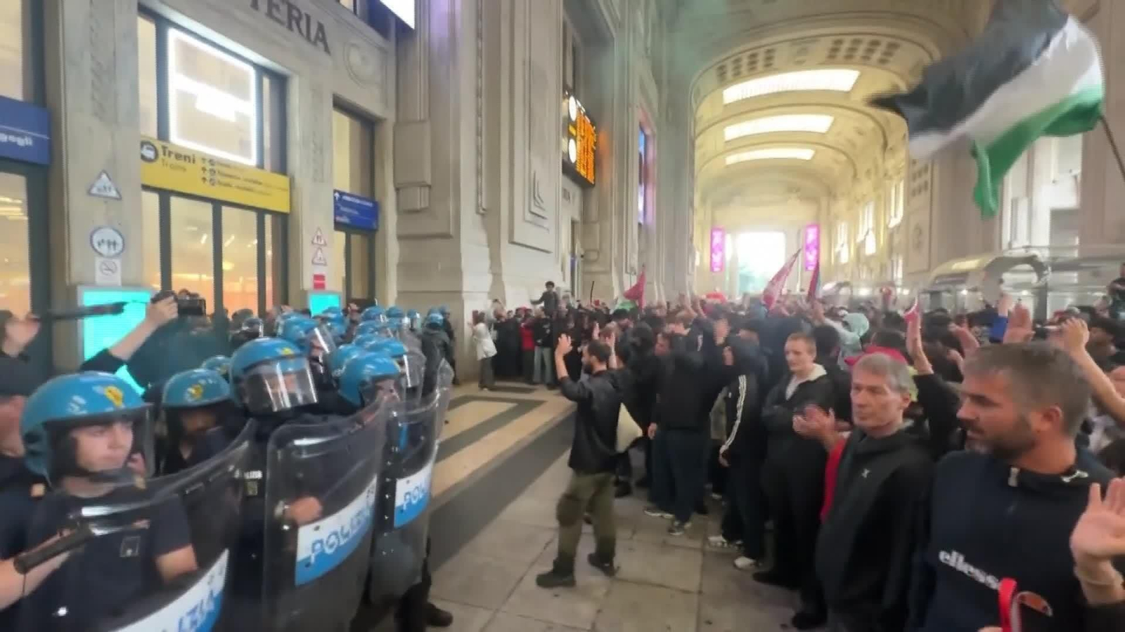 L055-ITALIA DISTURBIOS MILAN HUELGA GENERAL PALESTINA