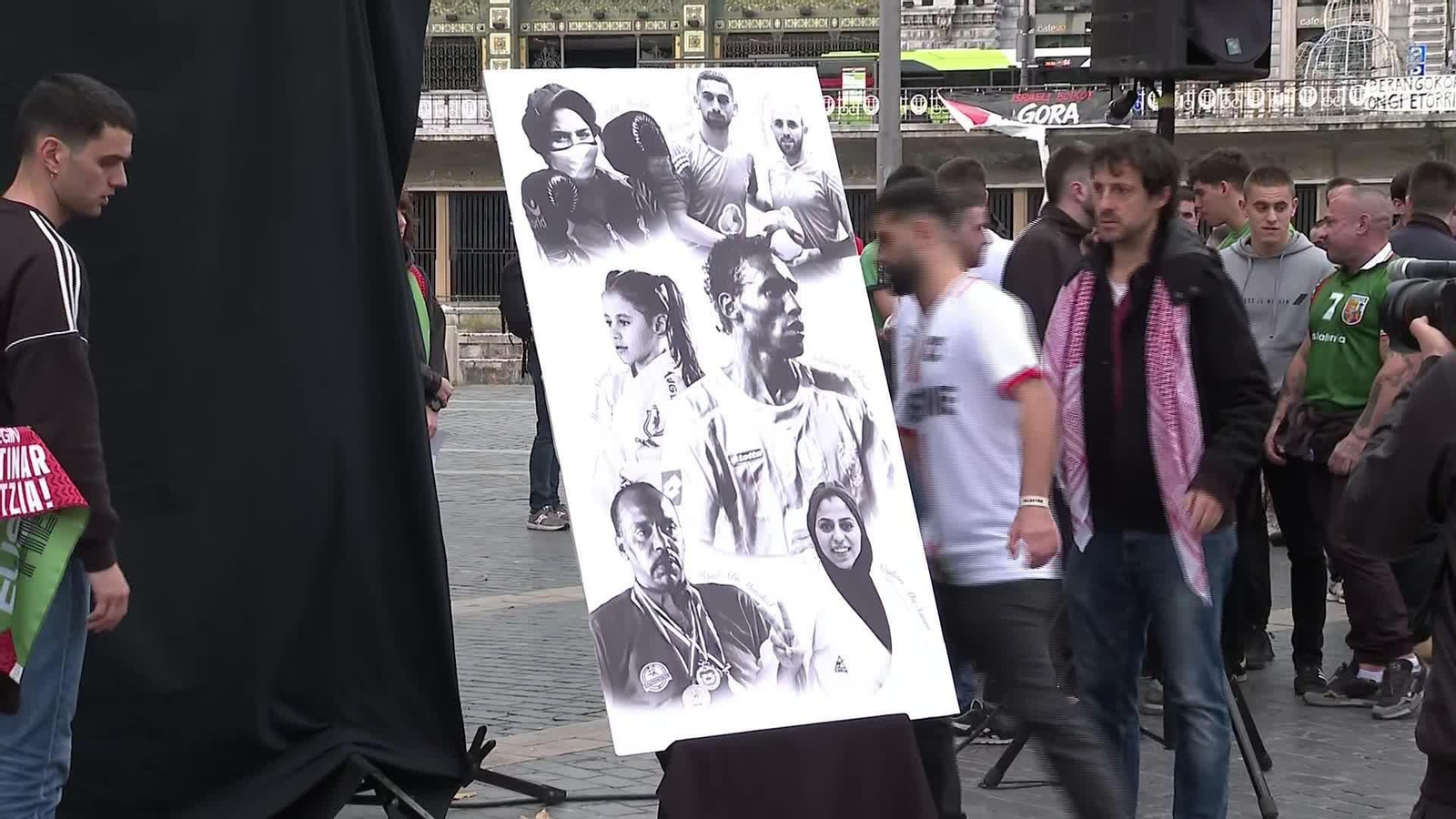 S032-BILBAO HOMENAJE ATLETAS PALESTINOS