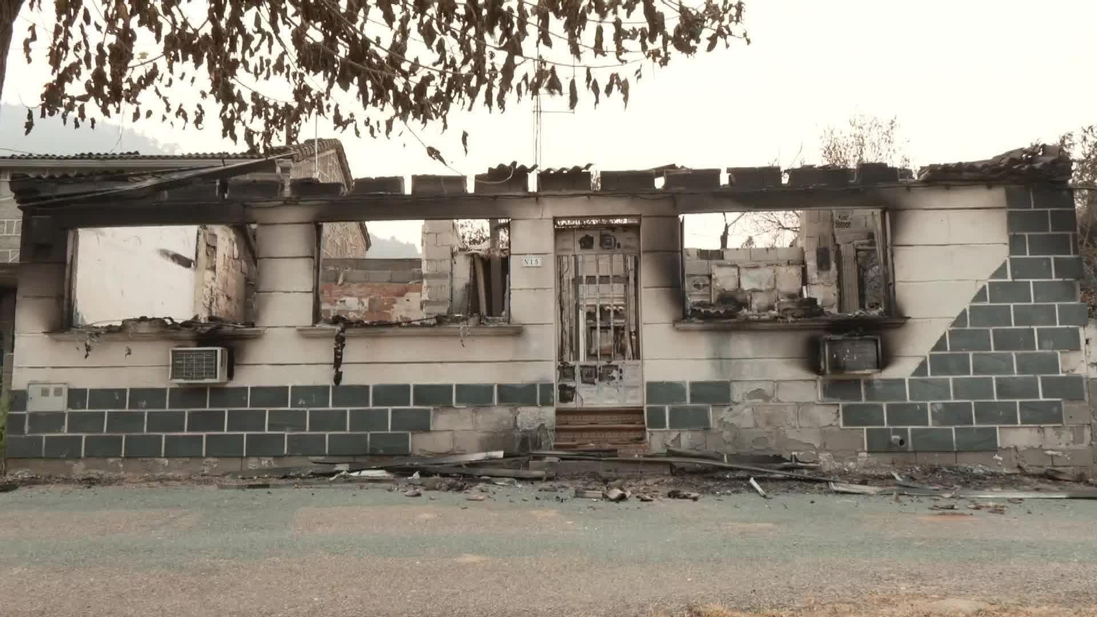 L084-AVILA INCENDIO TARDE