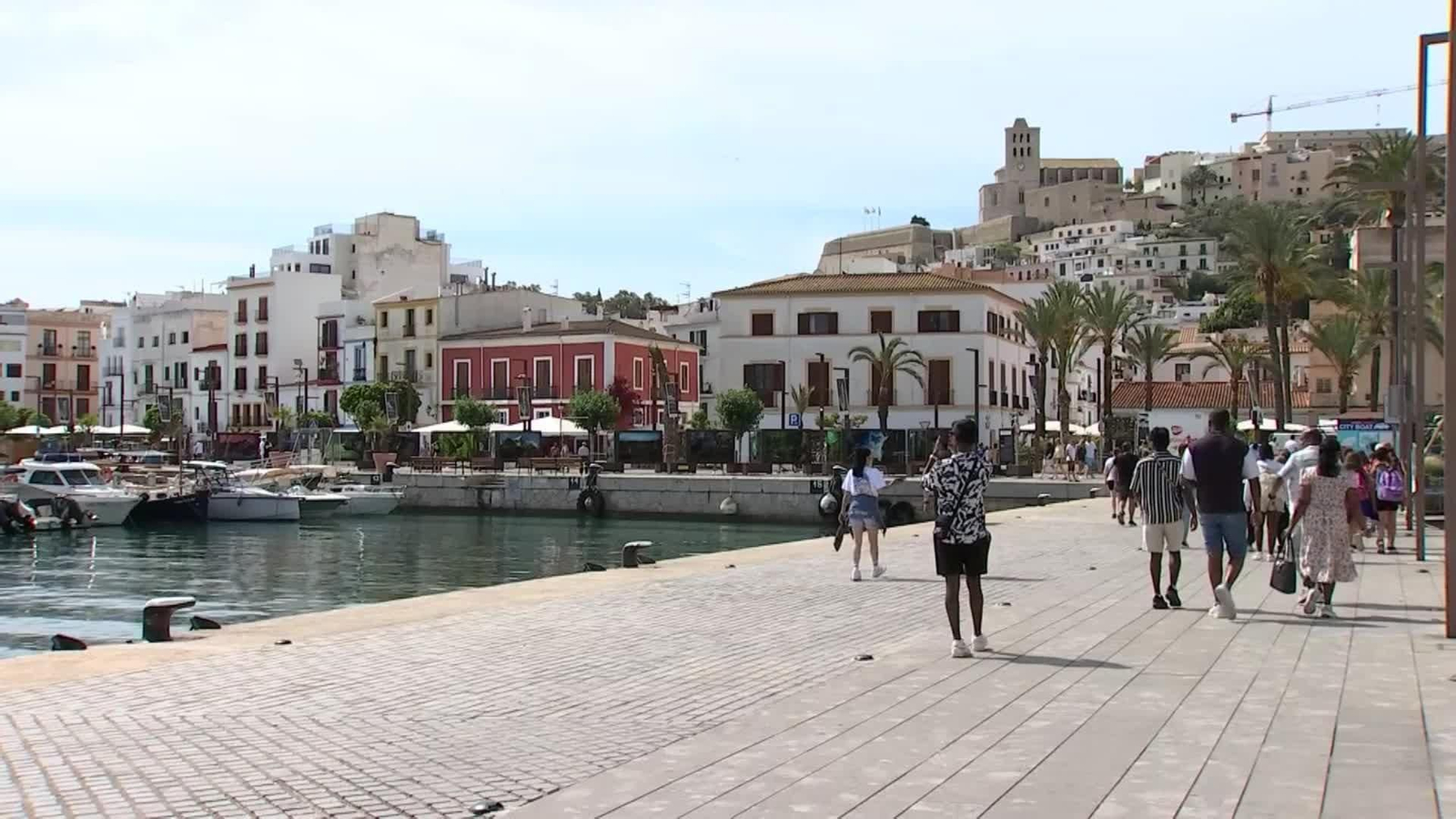 web el turismo afectado y españa