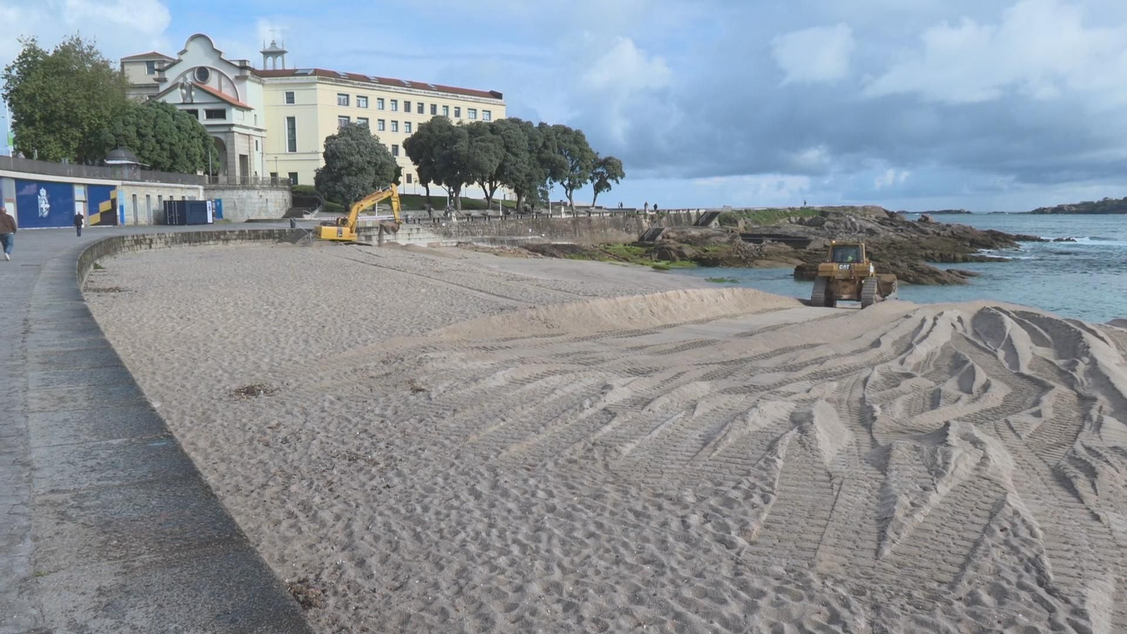 L046 A CORUÑA PREPARATIVOS PLAYA RIAZOR frame 1643